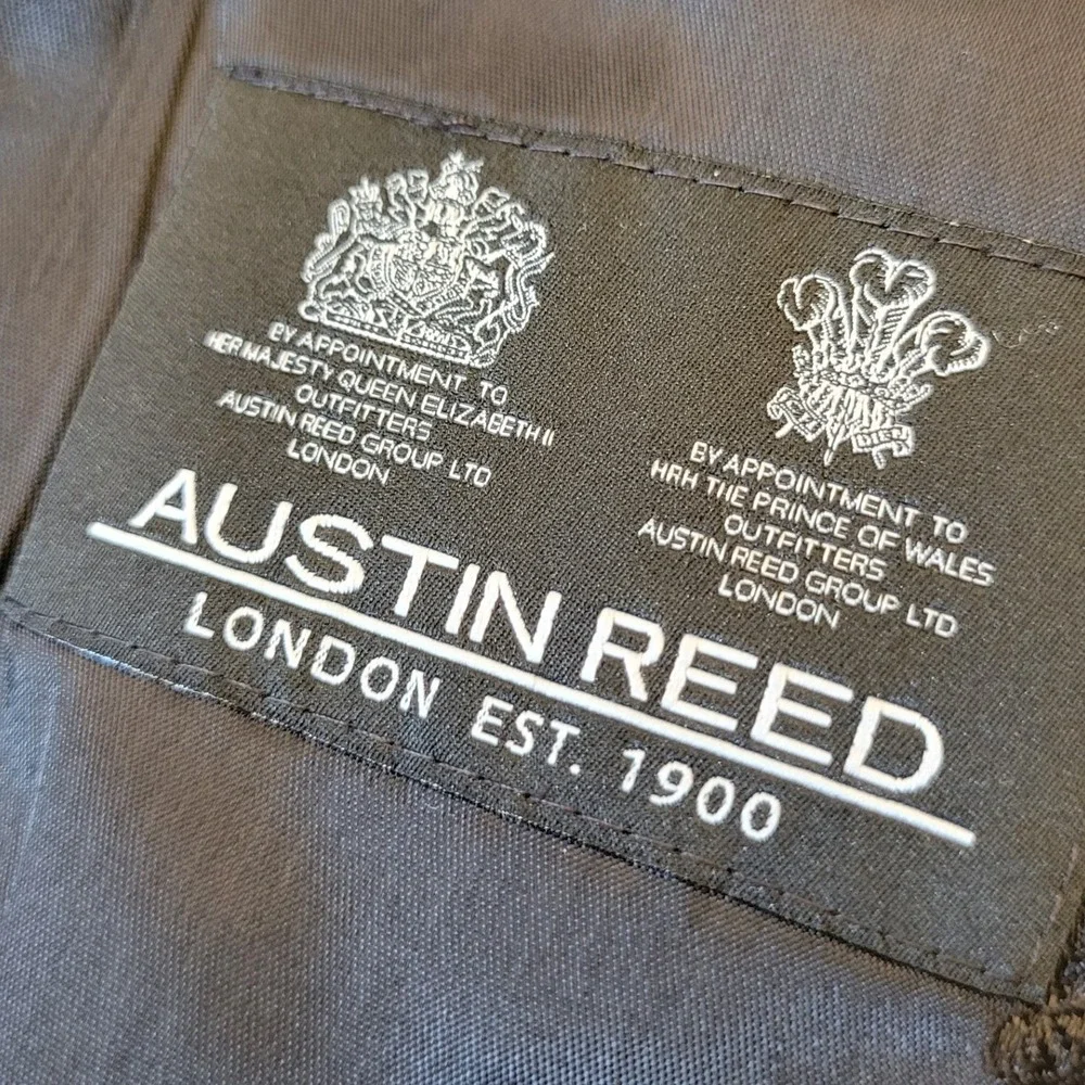 Austin Reed London 42R Charcoal Gray Wool Suit Blazer Pants Academia Preppy Twee